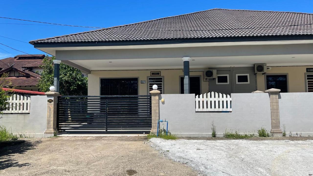 Nikmat Homestay Riyadh Kampong Tuan Mandak Экстерьер фото